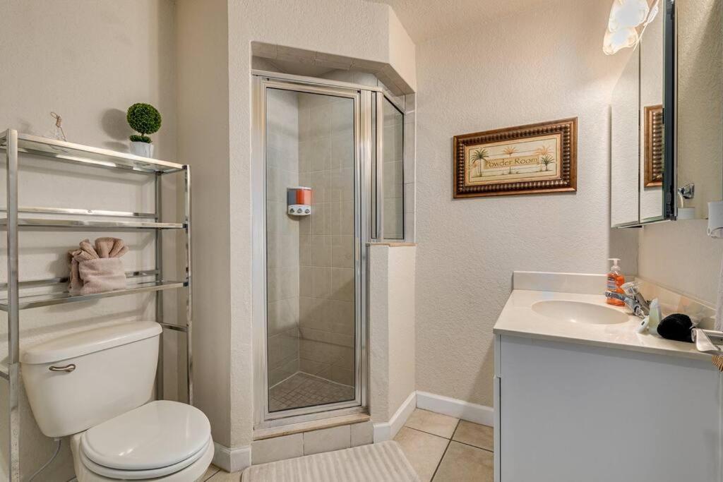 Walk To The Beach And Restaurants! - Coconut Villa'S Suite 2 St. Pete Beach Exterior photo