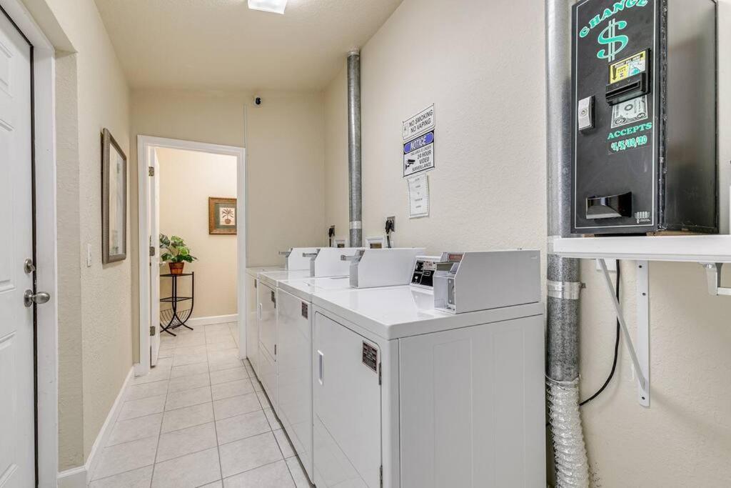 Walk To The Beach And Restaurants! - Coconut Villa'S Suite 2 St. Pete Beach Exterior photo