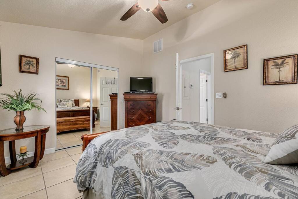 Walk To The Beach And Restaurants! - Coconut Villa'S Suite 2 St. Pete Beach Exterior photo